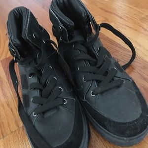 Rocawear men’s fashion boot sneaker